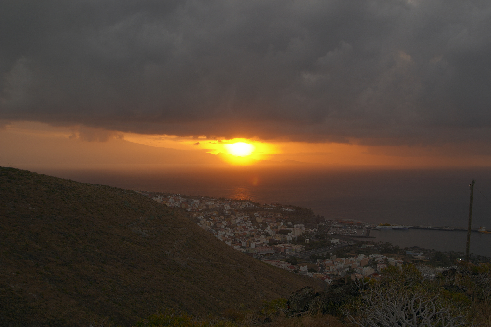 Sonnenaufgang �ber San Sebastian auf La Gomera
